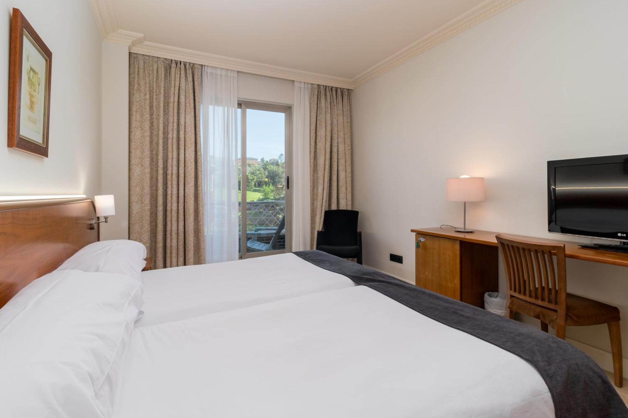 Hotel Milagros Golf Mogro Kültér fotó