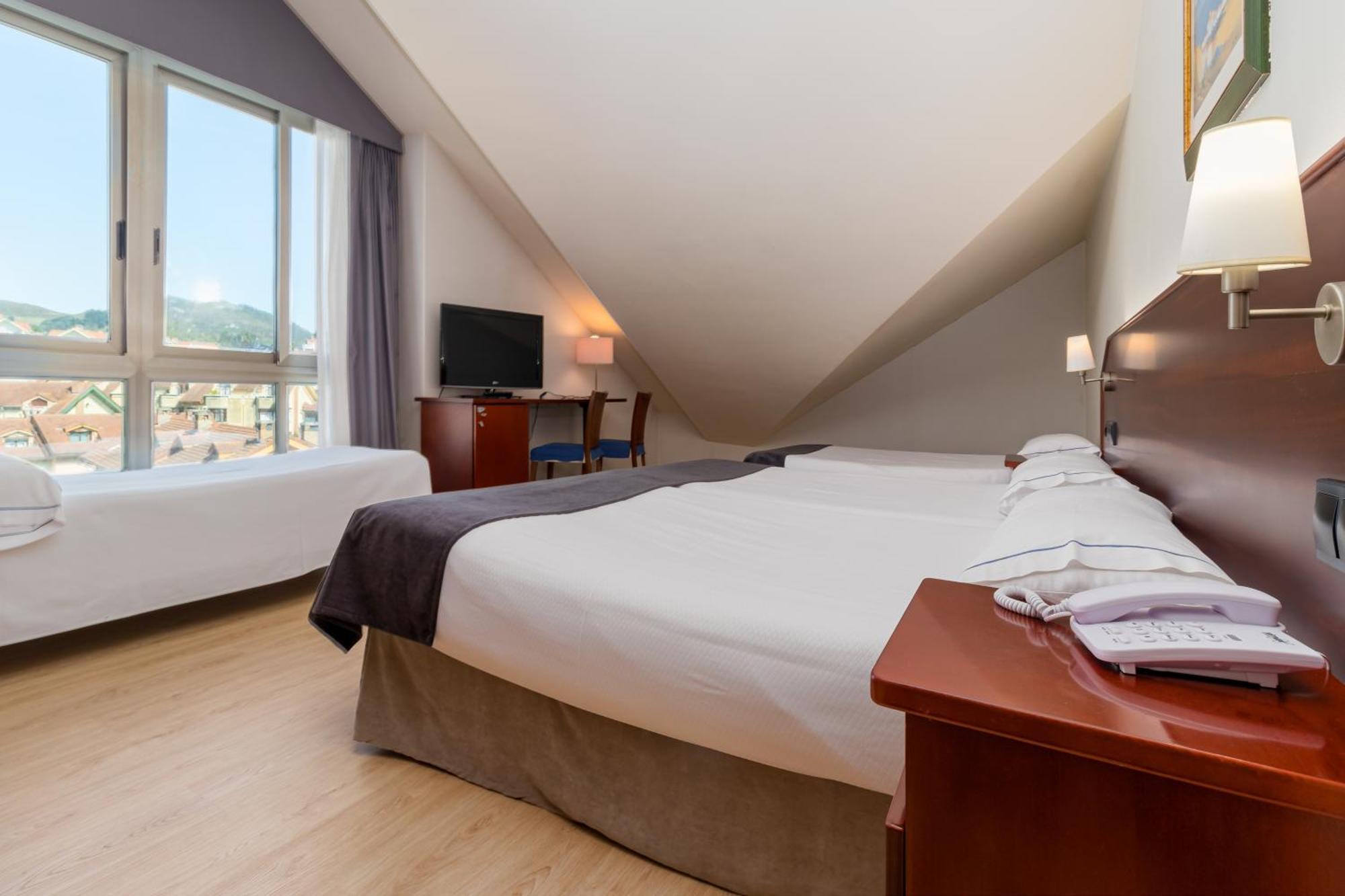 Hotel Milagros Golf Mogro Kültér fotó