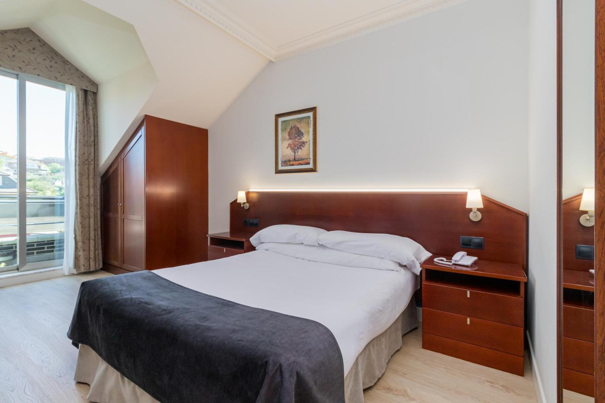 Hotel Milagros Golf Mogro Kültér fotó